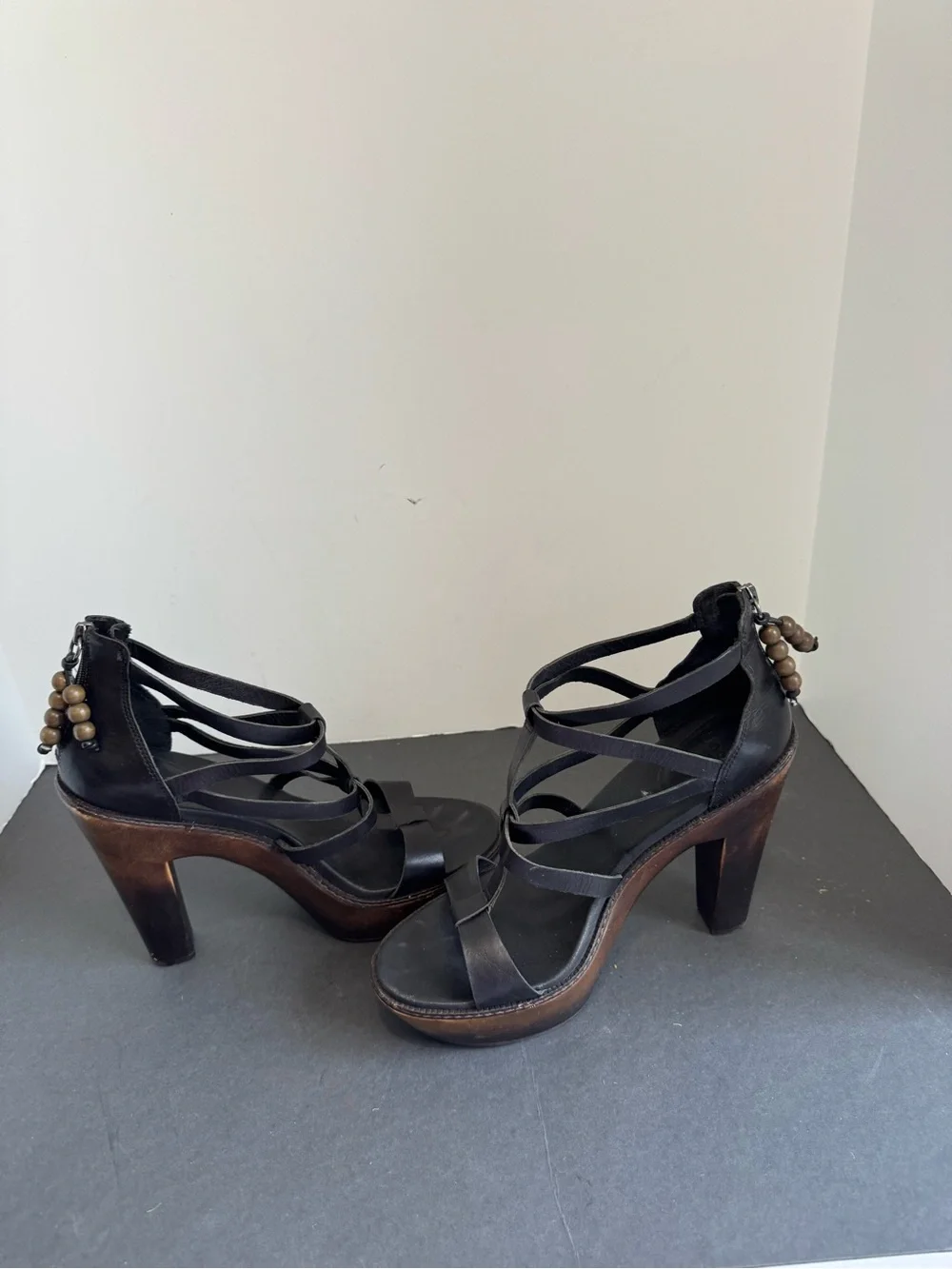 UGG Salima Platform High Heel Sandal Gladiator Pumps Black Leather. Size 10